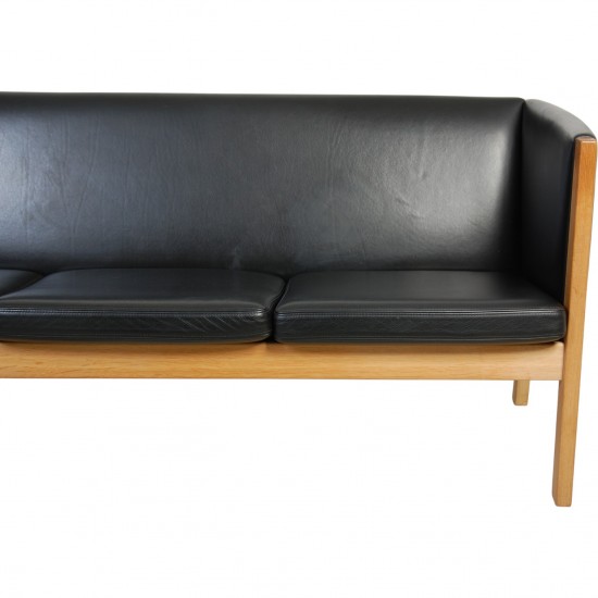 Hans Wegner 3-personers Ge285 sofa i sort læder