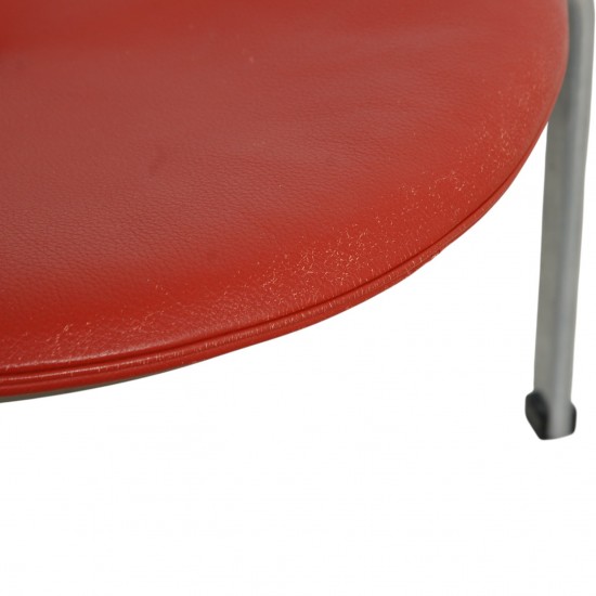 Poul Kjærholm PK33 skammel i rødt læder 1999