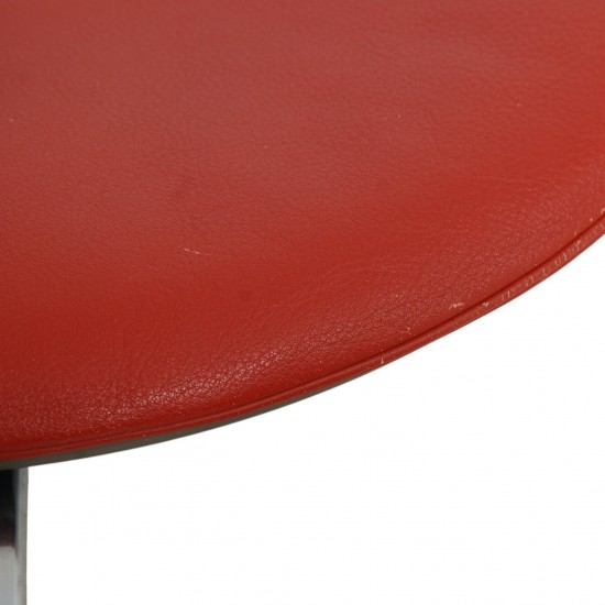 Poul Kjærholm PK33 skammel i rødt læder 1999