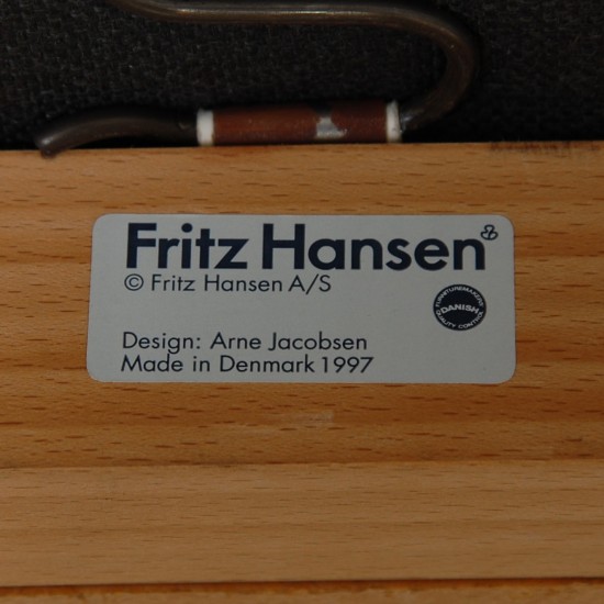 Arne Jacobsen 3301 loungestol i blåt stof 1997