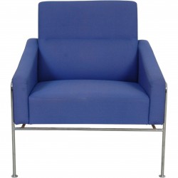 Arne Jacobsen 3301 loungestol i blåt stof 1997