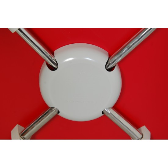 Arne Jacobsen rød 3208 Lilje stol 2007