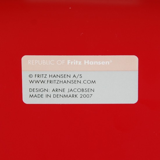 Arne Jacobsen rød 3208 Lilje stol 2007