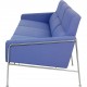 Arne Jacobsen 3303 3-personers sofa i blåt stof 1997