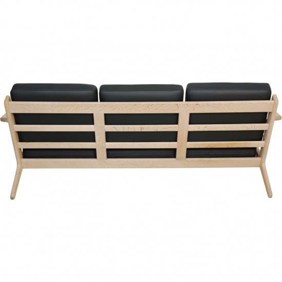 Hans Wegner 3-personers GE290 sofa i sort læder og sæbebehandlet eg