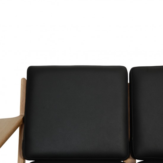 Hans Wegner 3-personers GE290 sofa i sort læder og sæbebehandlet eg
