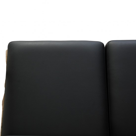 Hans Wegner 3-personers GE290 sofa i sort læder og sæbebehandlet eg