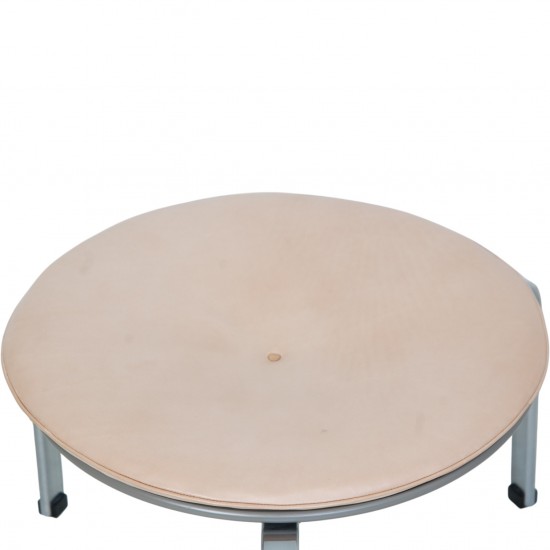 Poul Kjærholm PK33 skammel i natur læder 2017