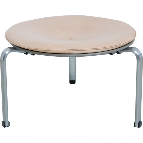 Poul Kjærholm PK33 skammel i natur læder 2017