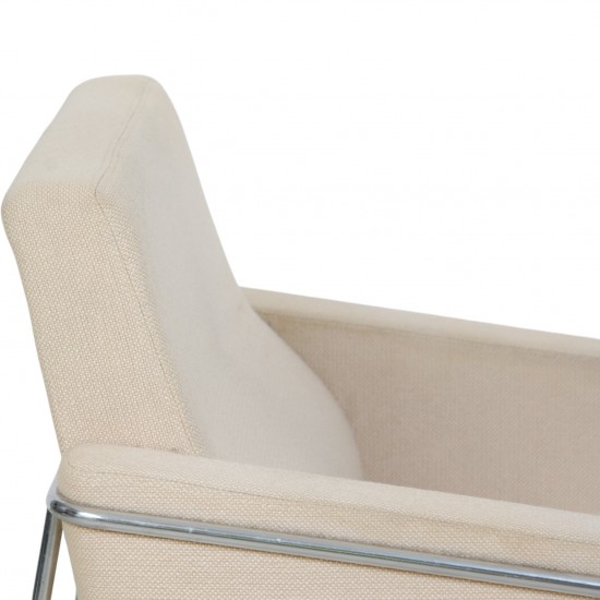 Arne Jacobsen 3301 lufthavnsstol i lyst stof