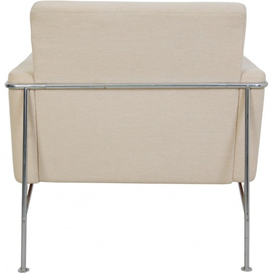 Arne Jacobsen 3301 lufthavnsstol i lyst stof