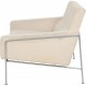 Arne Jacobsen 3301 lufthavnsstol i lyst stof