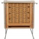Arne Jacobsen 3301 lufthavnsstol i lyst stof