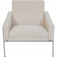 Arne Jacobsen 3301 lufthavnsstol i lyst stof