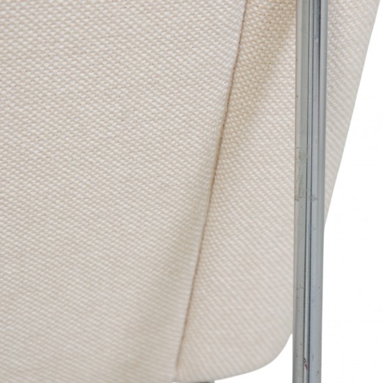 Arne Jacobsen 3301 lufthavnsstol i lyst stof