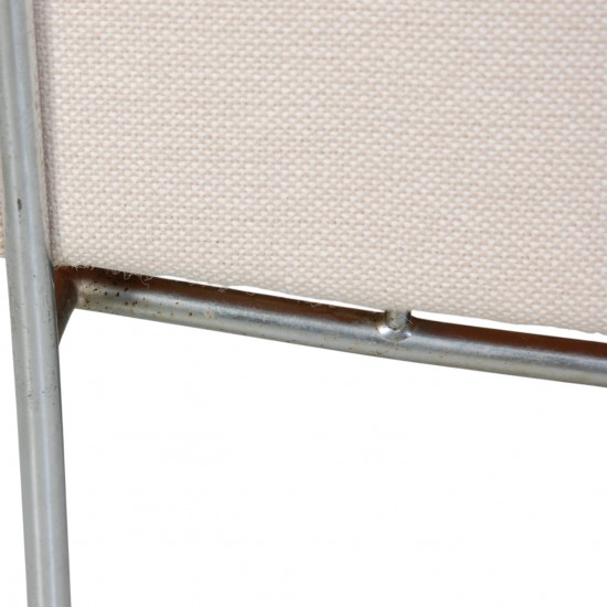 Arne Jacobsen 3301 lufthavnsstol i lyst stof