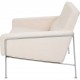 Arne Jacobsen 3301 lufthavnsstol i lyst stof