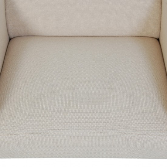 Arne Jacobsen 3301 lufthavnsstol i lyst stof