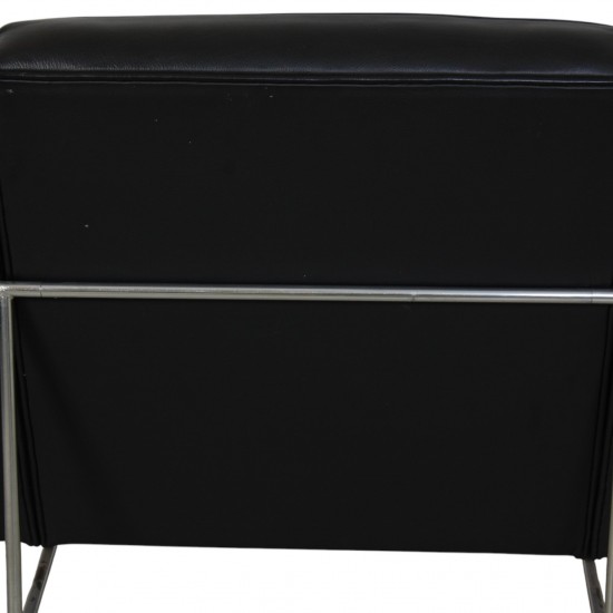 Arne Jacobsen 3304 4.personers lufthavnssofa i sort læder