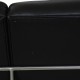 Arne Jacobsen 3304 4.personers lufthavnssofa i sort læder