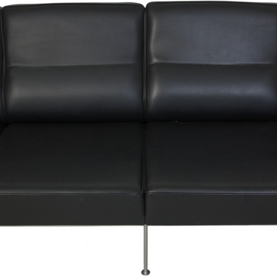 Arne Jacobsen 3304 4.personers lufthavnssofa i sort læder
