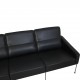 Arne Jacobsen 3304 4.personers lufthavnssofa i sort læder