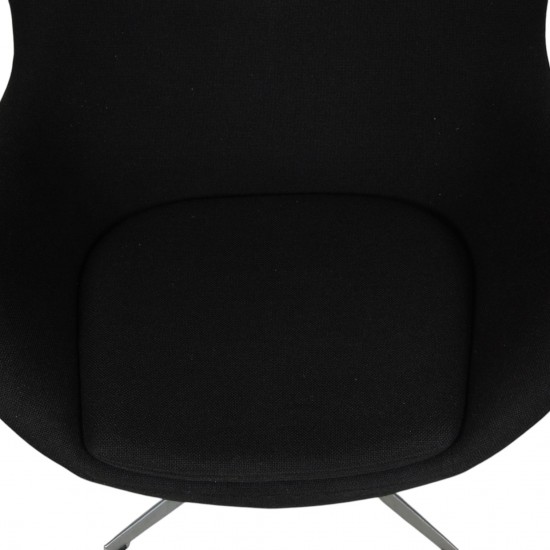 Arne Jacobsen Ægget stol i sort stof