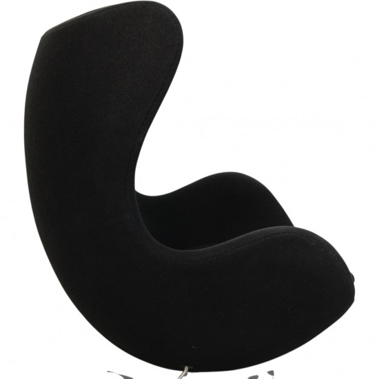 Arne Jacobsen Ægget stol i sort stof
