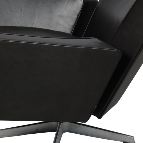 Arne Jacobsen Oksen med skammel i sort grace læder