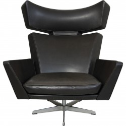 Arne Jacobsen OX chair with stool in black grace leather