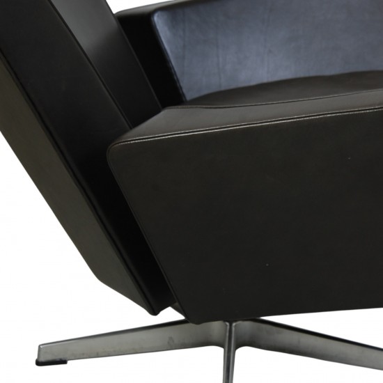 Arne Jacobsen Oksen med skammel i sort grace læder