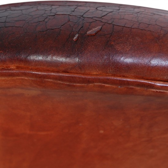 Arne Jacobsen Svane stol i patineret cognac læder