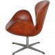 Arne Jacobsen Svane stol i patineret cognac læder