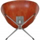 Arne Jacobsen Svane stol i patineret cognac læder