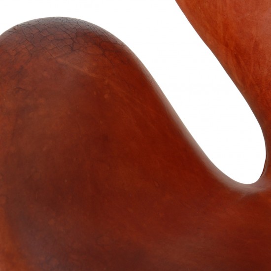 Arne Jacobsen Svane stol i patineret cognac læder