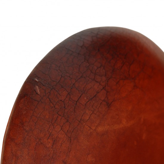 Arne Jacobsen Svane stol i patineret cognac læder