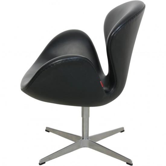 Arne Jacobsen Høj Svane stol i sort Essential læder