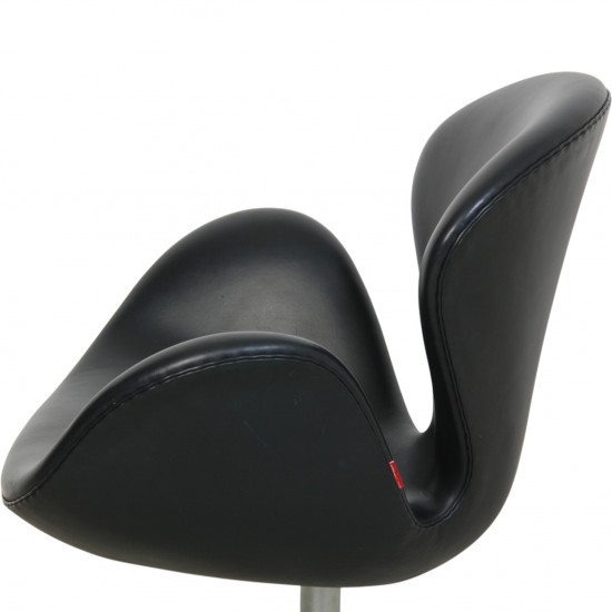 Arne Jacobsen Høj Svane stol i sort Essential læder