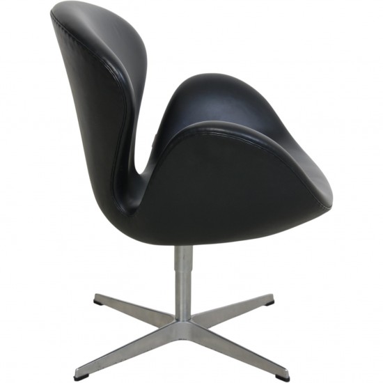 Arne Jacobsen Høj Svane stol i sort Essential læder