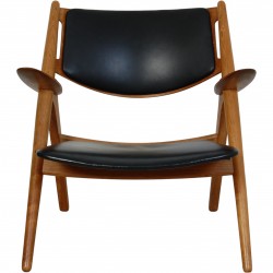 Hans Wegner CH28 Savbukkestol i eg og sort læder