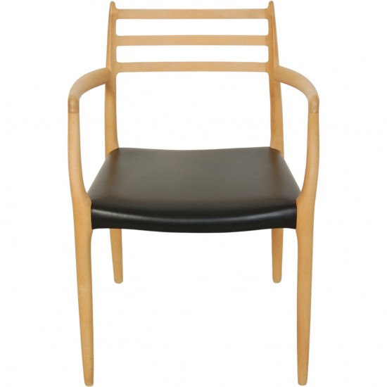 NO Møller NO62 armchair in beech and black leather