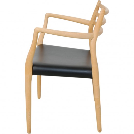 NO Møller NO62 armchair in beech and black leather