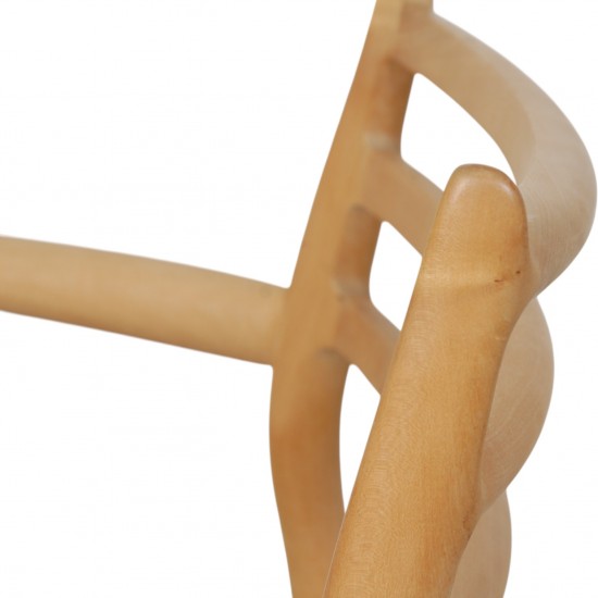 NO Møller NO62 armchair in beech and black leather