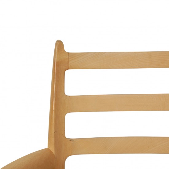 NO Møller NO62 armchair in beech and black leather