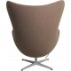 Arne Jacobsen Ægget stol i brun uld