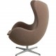 Arne Jacobsen Ægget stol i brun uld