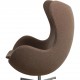 Arne Jacobsen Ægget stol i brun uld
