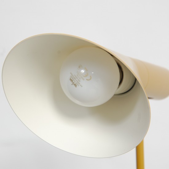 Arne Jacobsen gul Gulvlampe