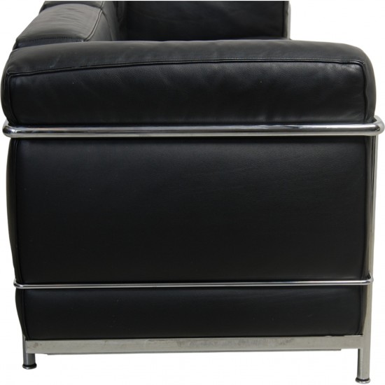 Le Corbusier 3-personers LC2 sofa i sort læder