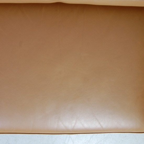 Le Corbusier 2-personers LC3 sofa i karamel farvet læder
